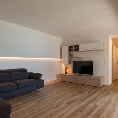 Brezza Di Lago-3 By Interhome Verceia