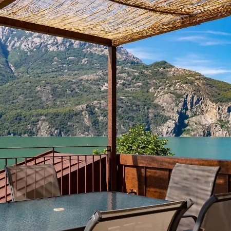 Сasa de vacaciones Brezza Di Lago-3 By Interhome